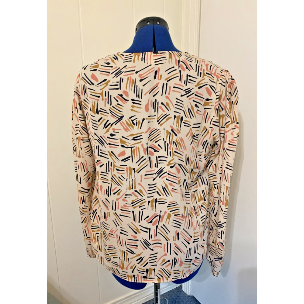 CAbi Top Women's Medium Marni Blouse Lightweight Front Crossover Flowy Vneck - Picture 4 of 12